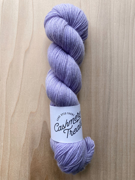 Pure Cashmere Fingering in Hyacinth